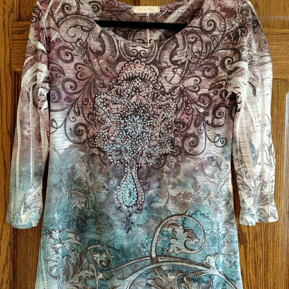 Lovely sharkbite embellished top, 3/4 sleeves